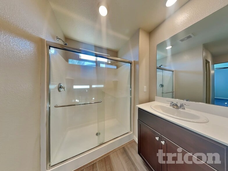 Building Photo - 8948 Elk Ravine Dr