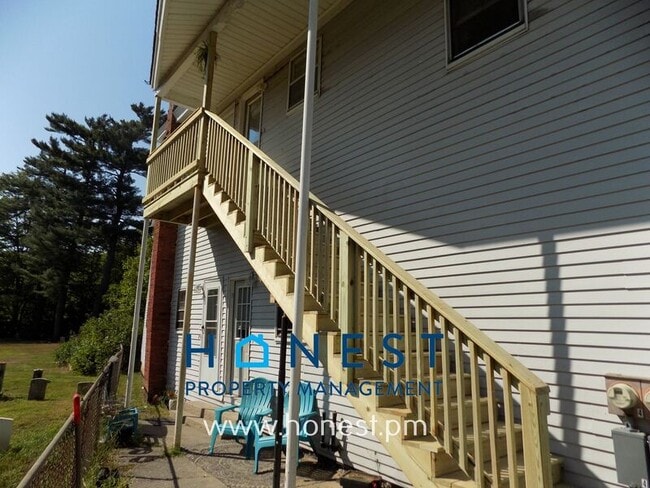 Building Photo - 673 River Ave