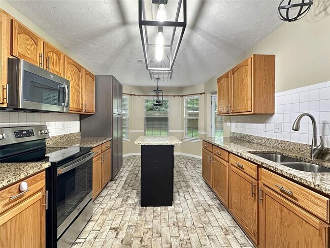 Building Photo - 1274 Stephens Pond View