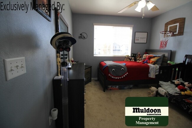 Building Photo - Beautiful 3 bedroom home that includes a f...