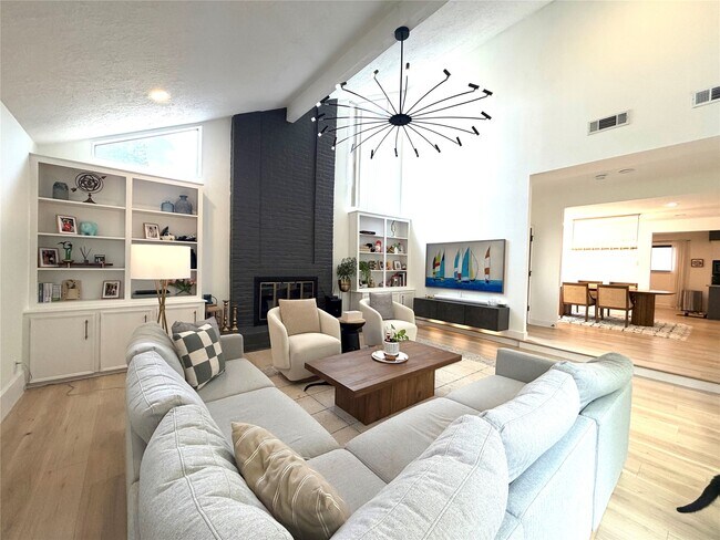 Building Photo - 13914 Swiss Hill Dr