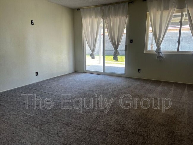 Building Photo - 1065 Lassen Dr