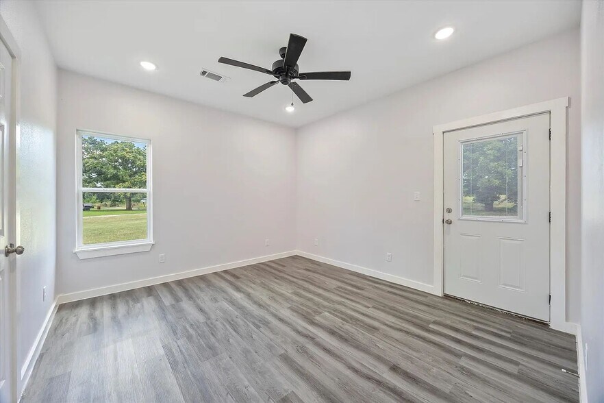 Master Bedroom - 108 W Locust St