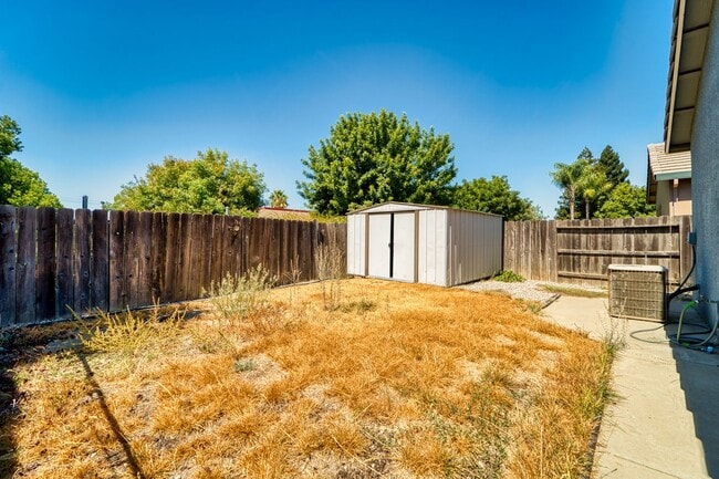 Building Photo - North Yuba City 3 bd 2 bath Home with solar