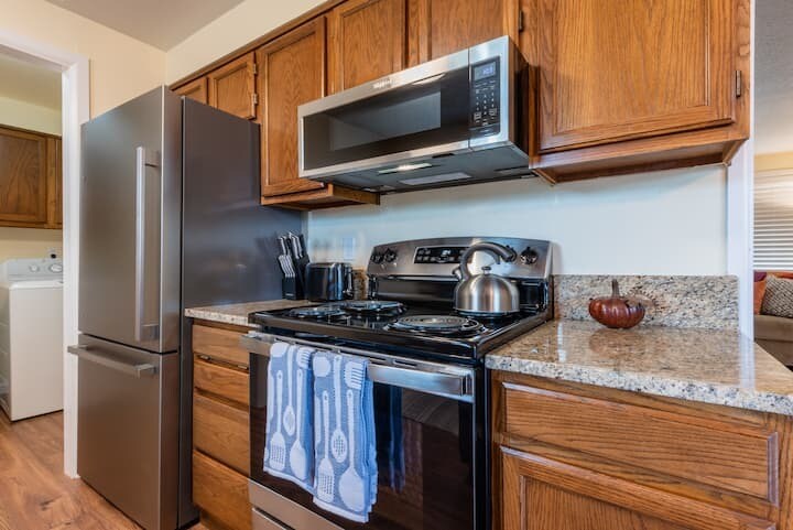 Kitchen - 3201 W Cherry Ln