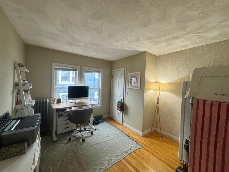 Building Photo - 15 Farragut Ave
