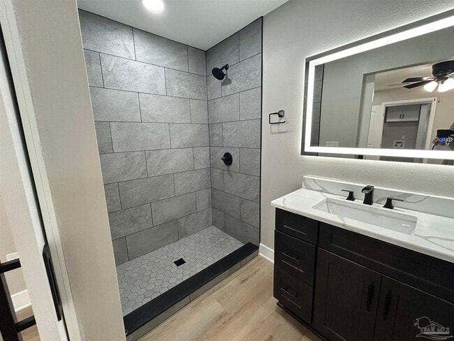 Building Photo - 721 W Jordan St