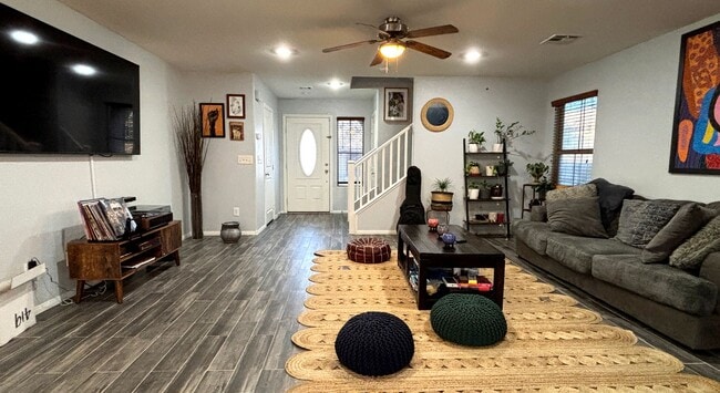 Building Photo - Excellent home in Providence Las Vegas. 3 Bedroom, loft  and cute backyard! Must see!