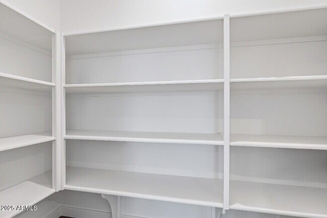 Building Photo - 3023 W Bent Tree Dr