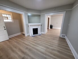 Building Photo - 1577 E 47th St