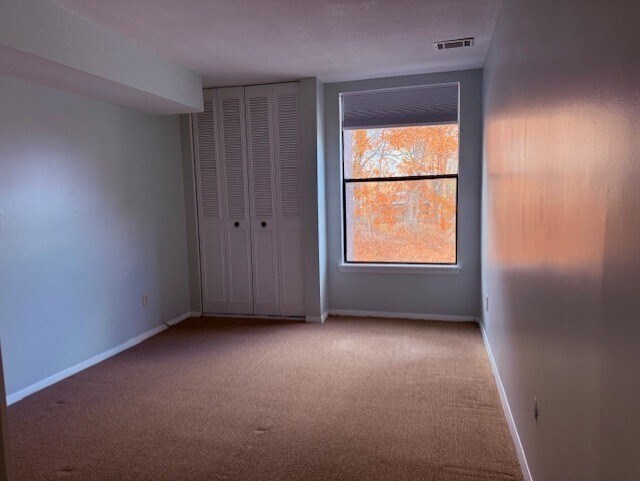 Building Photo - 34 Shrewsbury Green Dr