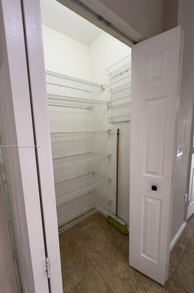 Building Photo - 661 NW 42nd Ave