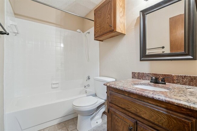 Building Photo - 16404 Del Mar Dr
