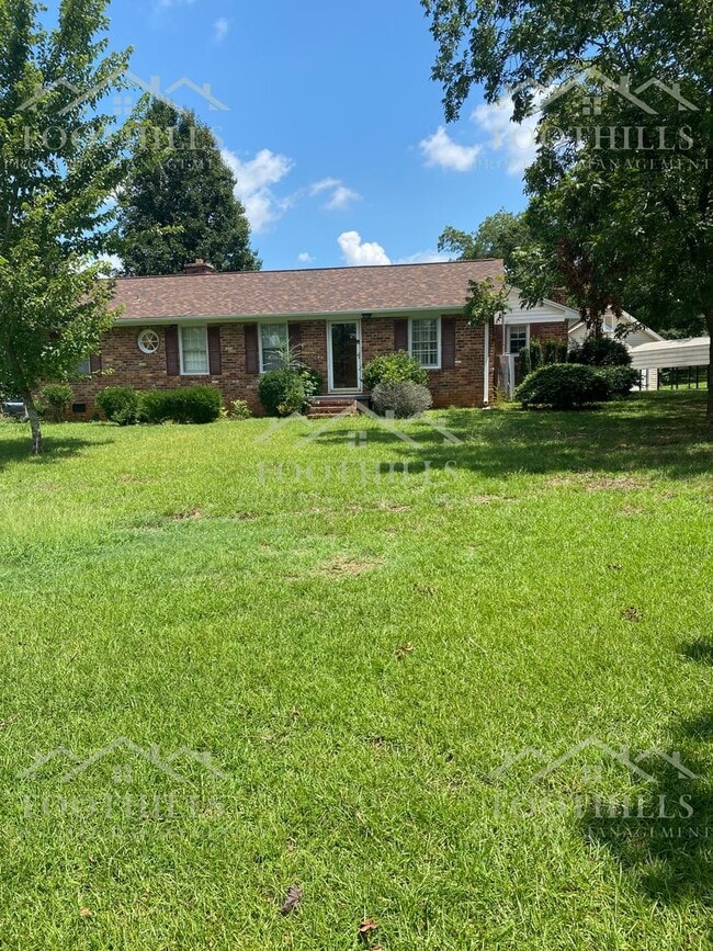 Primary Photo - 209 Brentwood Cir