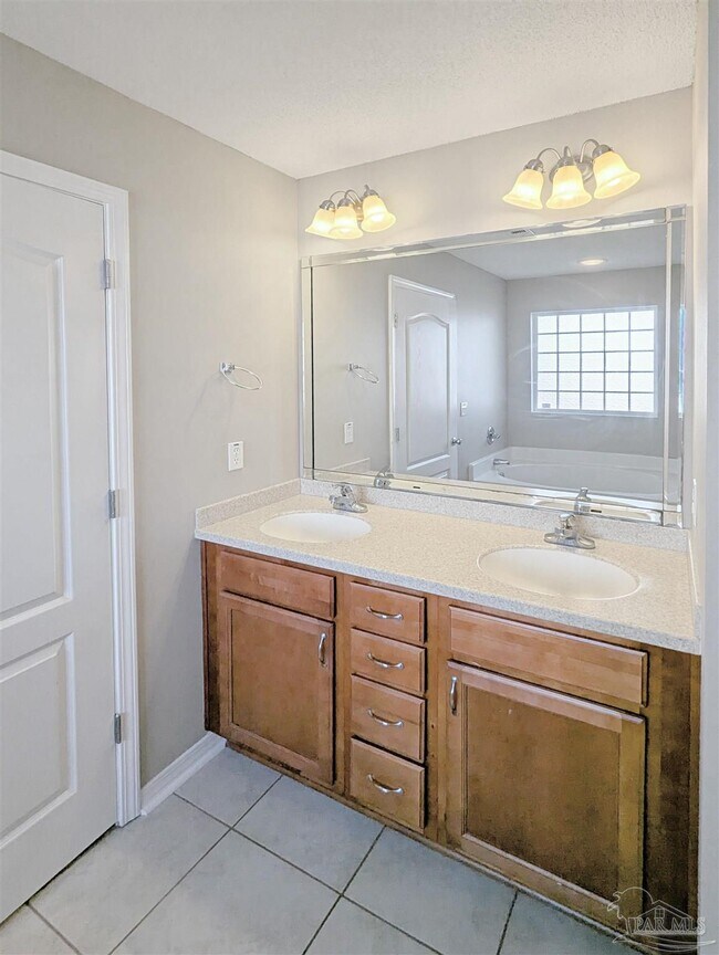 Building Photo - 5963 Ashton Woods Cir