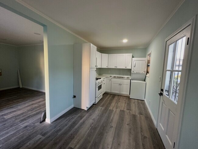 Building Photo - LA Projects LLC