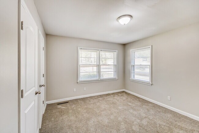 Building Photo - 1217 5 Mile Rd