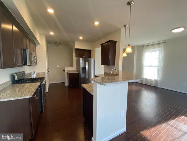 Building Photo - 6173 Margarita Way