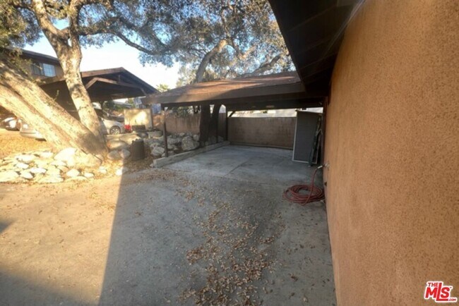 Building Photo - 2531 Manhattan Ave