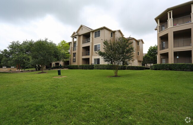 Building Photo - Camden Stoneleigh