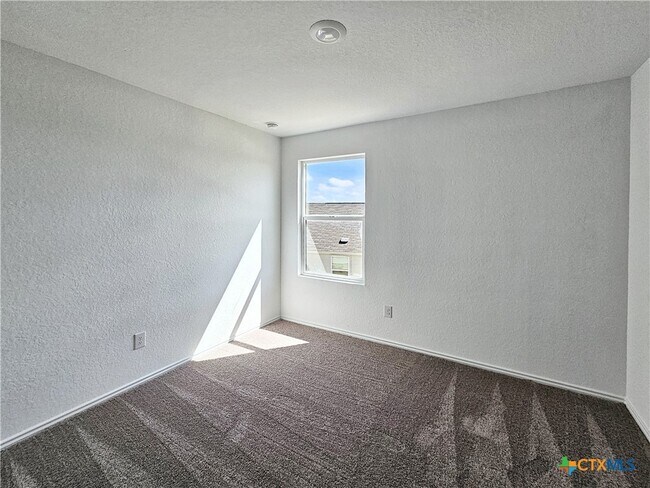 Building Photo - 805 Riviera Ct