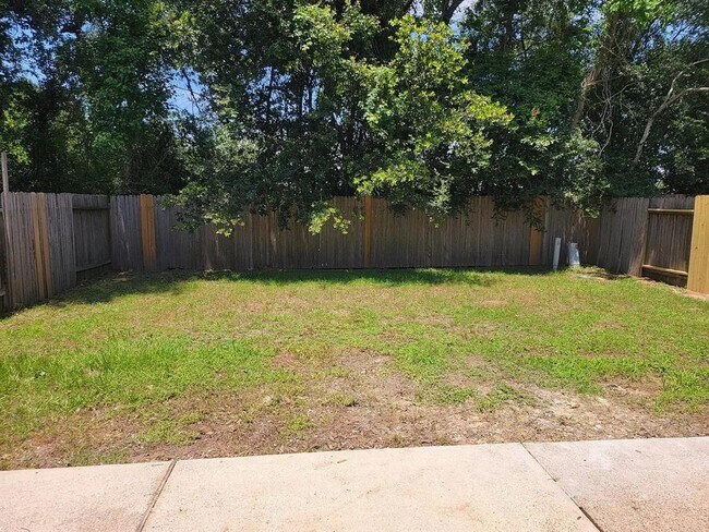 Building Photo - 18222 Valebluff Ln