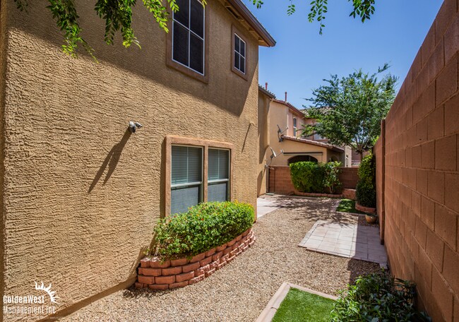 Building Photo - Beautiful 3Bdm 2.5Ba Home in Las Vegas!