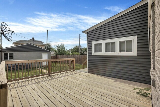Building Photo - 1745 Sullivant Ave