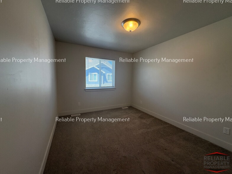 Building Photo - 144 S Emery Ln