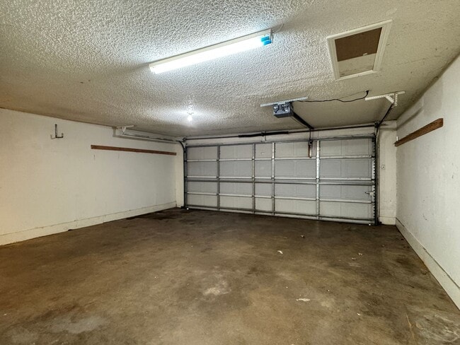 Building Photo - 4217 Aberdeen Dr