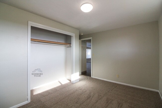 Building Photo - 2 Bedroom, 1 Bath + an Office Home in North Pasco