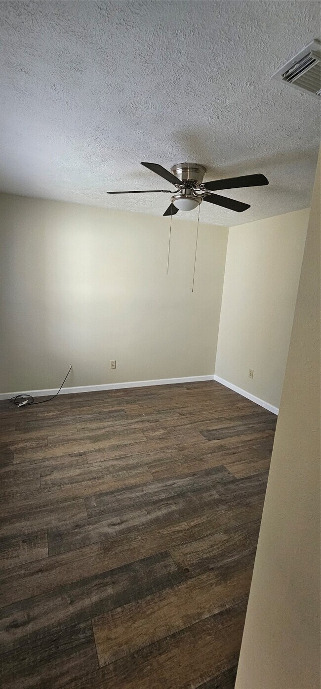 Building Photo - 3511 Meadowcrest Ln