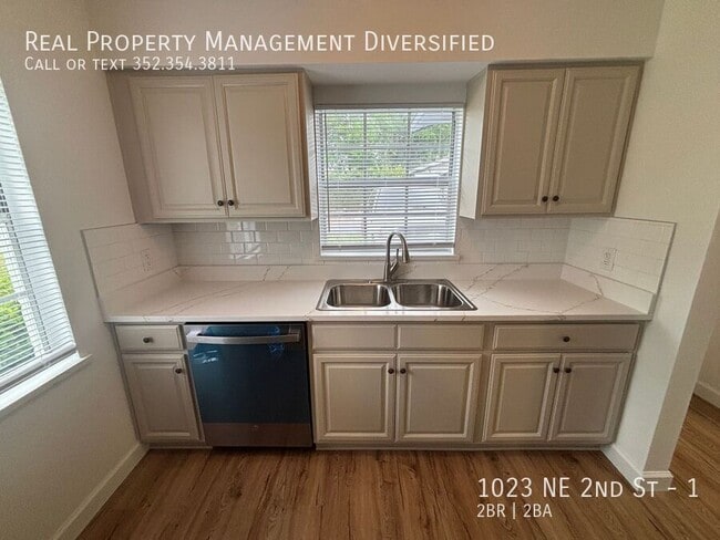 Building Photo - 1023 NE 2nd St