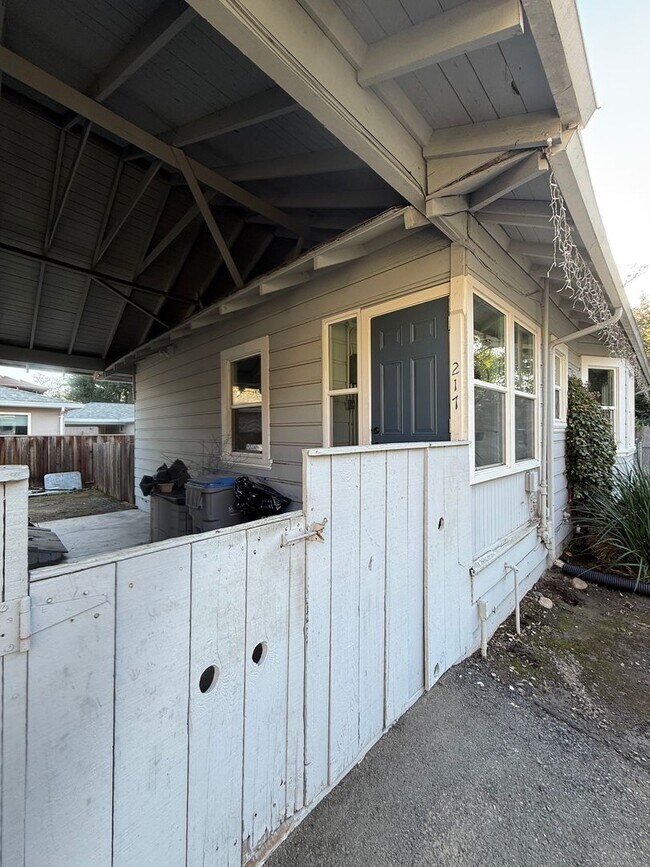 Building Photo - 61-0002