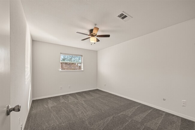 Building Photo - 7655 S Braeswood Blvd