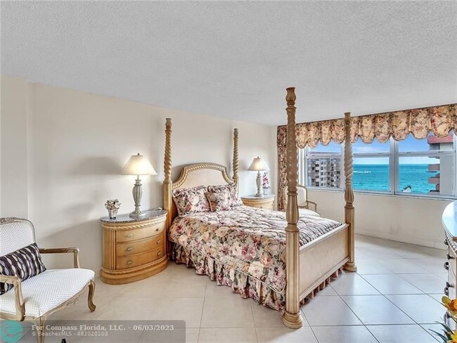 Building Photo - 1150 Hillsboro Mile-