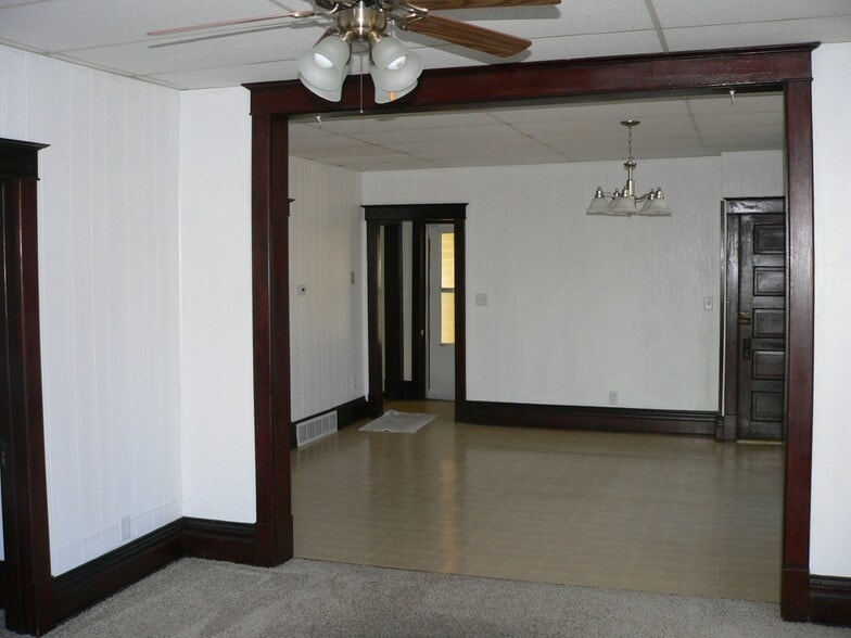 Dining room/rear entry - 2 S Rural St