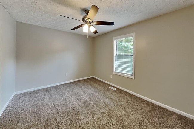 Building Photo - 1707 Hickory Grove Trail NW