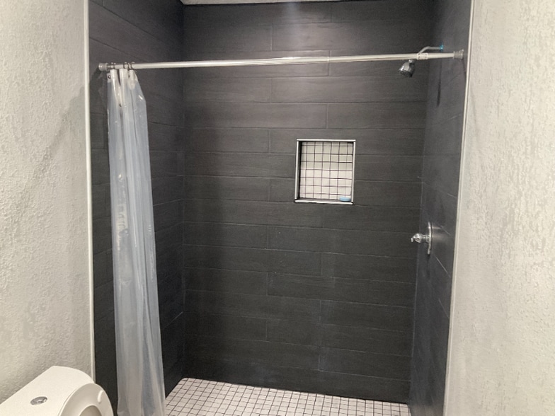 Building Photo - 13325 Elaine Rd