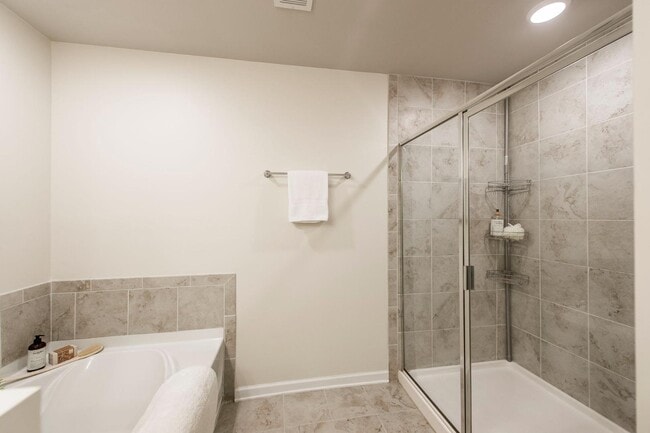 Building Photo - 342 Manor Row