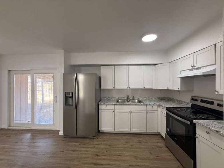 Building Photo - 6718 Pear Tree