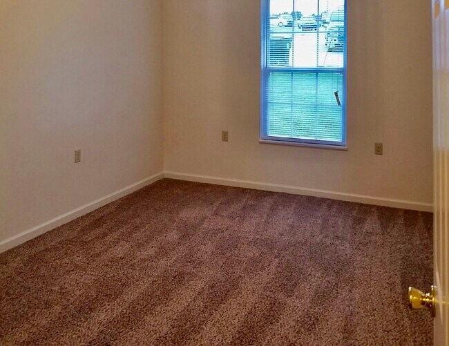 Building Photo - 8446 Shawn Ridge Dr