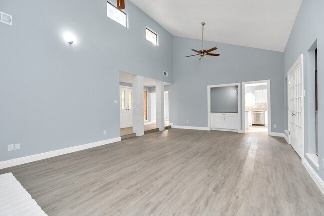 Building Photo - 3514 Summit Ln