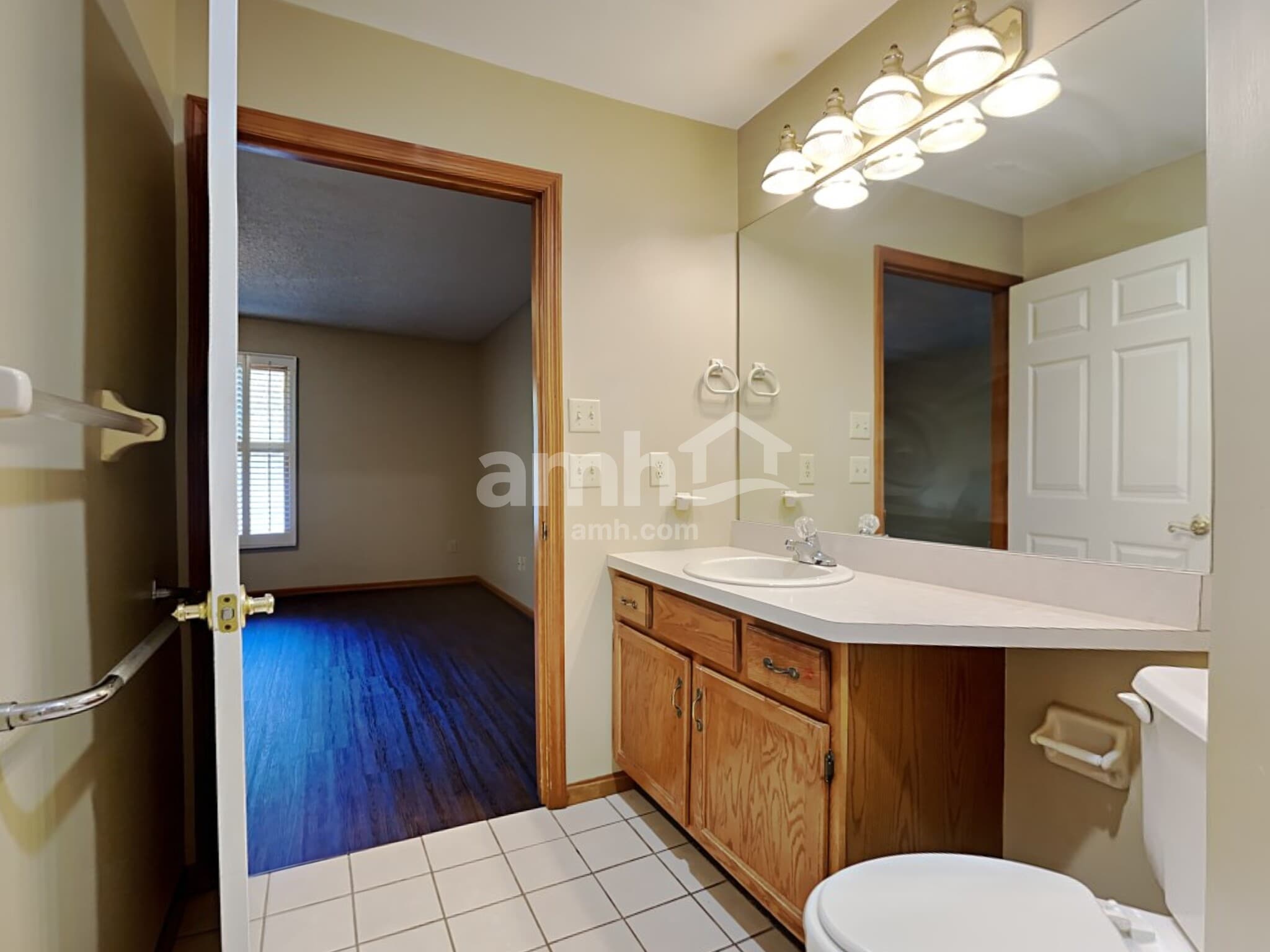 Building Photo - 110 Justin Pl