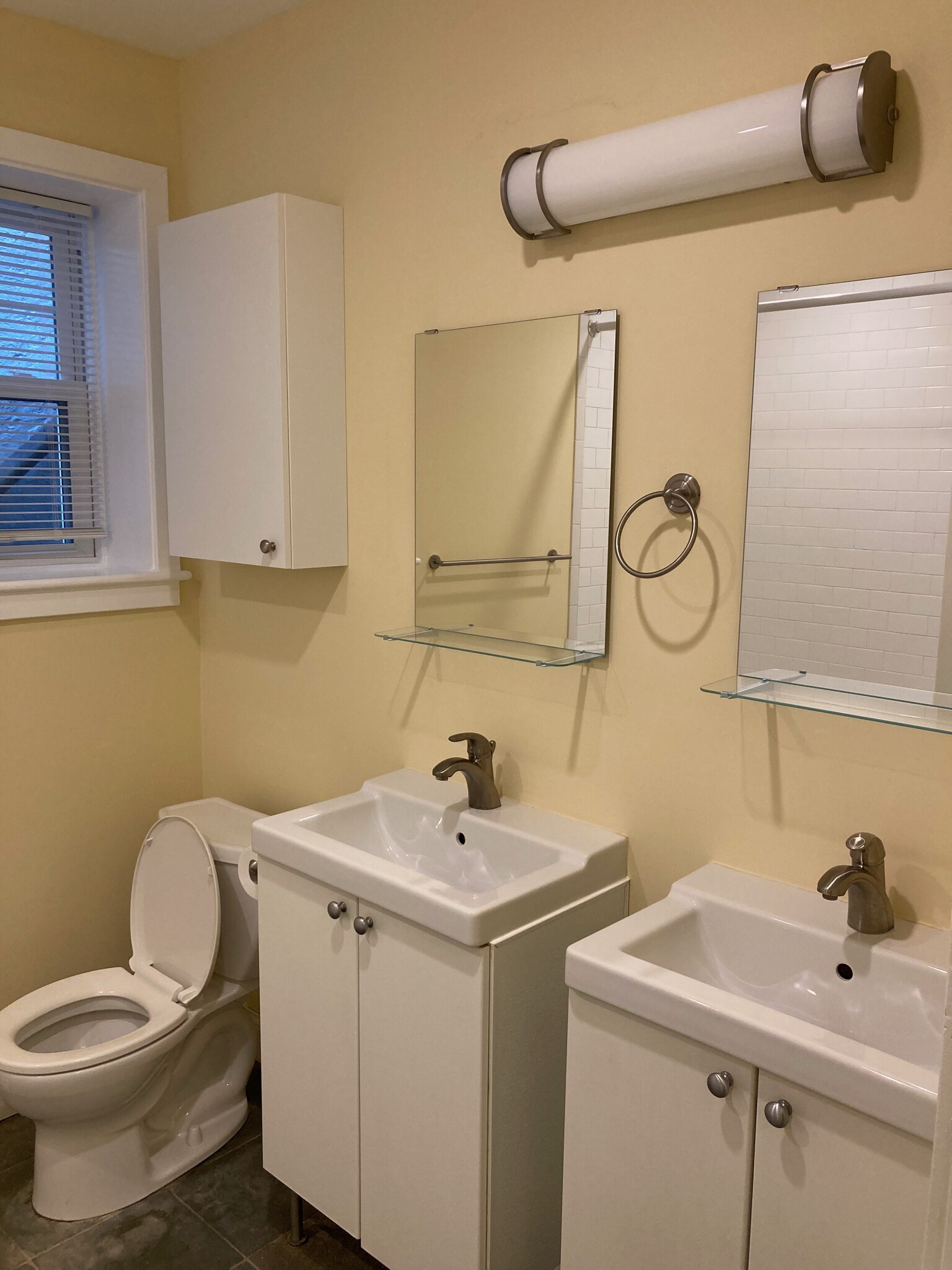 bathroom - 721 Corinthian Ave