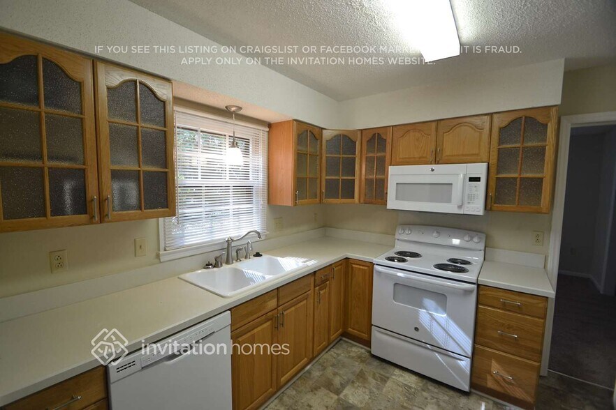 Building Photo - 1000 Covewood Ct