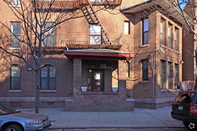 Building Photo - 305 Decatur St