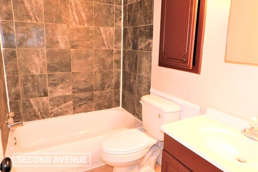 Building Photo - 1129 NW 103rd St