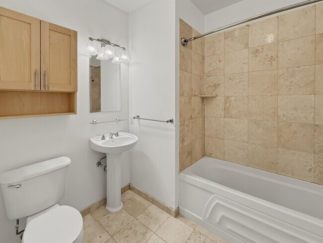 Building Photo - 159 2nd St