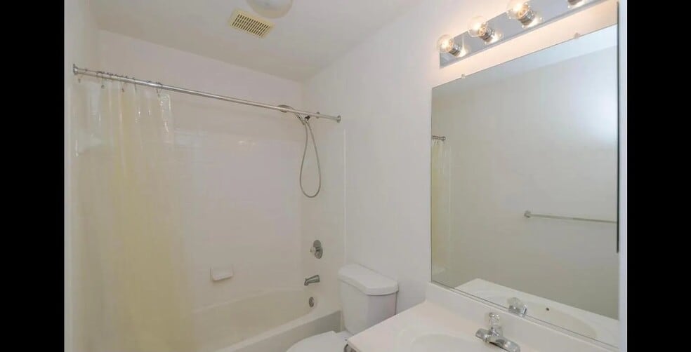 Building Photo - 9330 Owings Choice Ct
